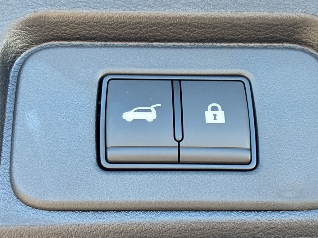 2026 Nissan Rogue SV photo 19