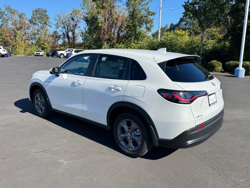 2026 Honda HR-V LX photo 2