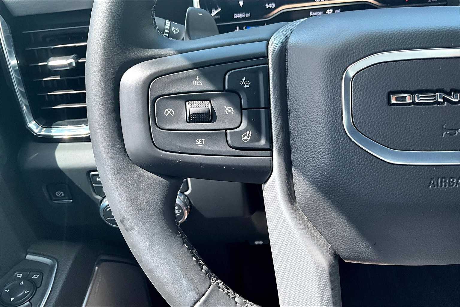 2024 Gmc Sierra Denali photo 22