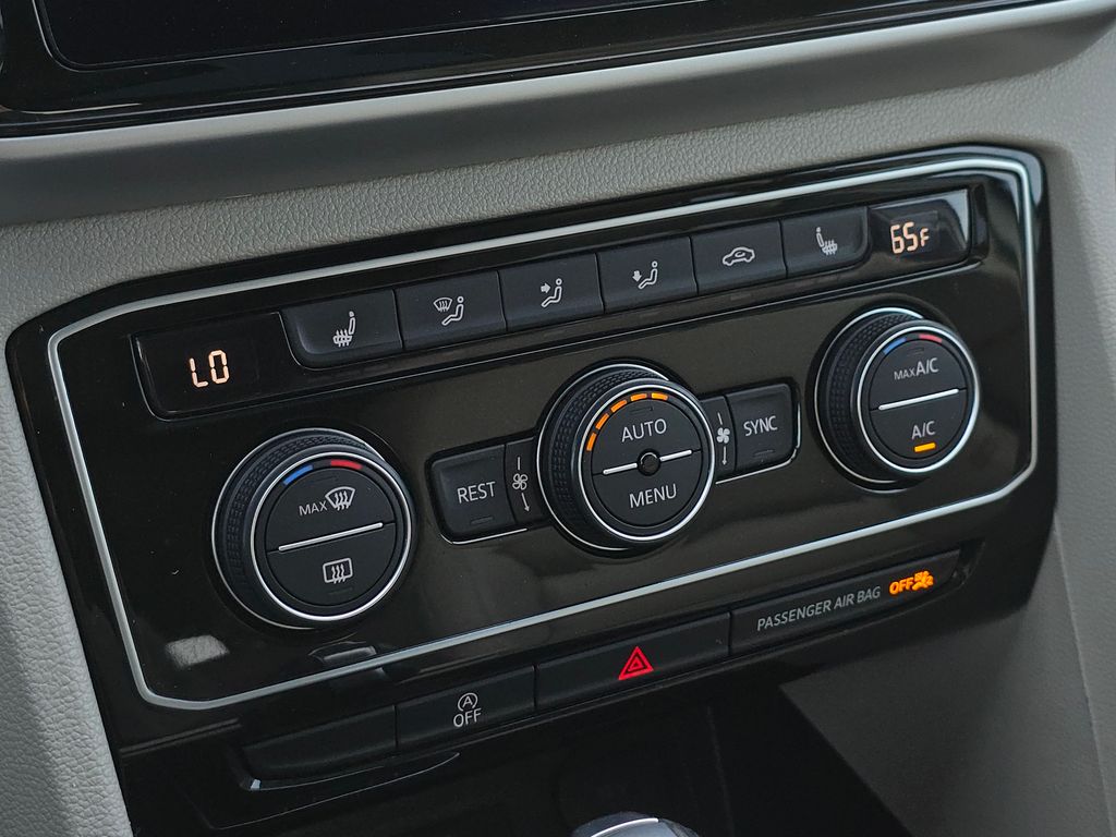 2022 Volkswagen Atlas SE Technology photo 30