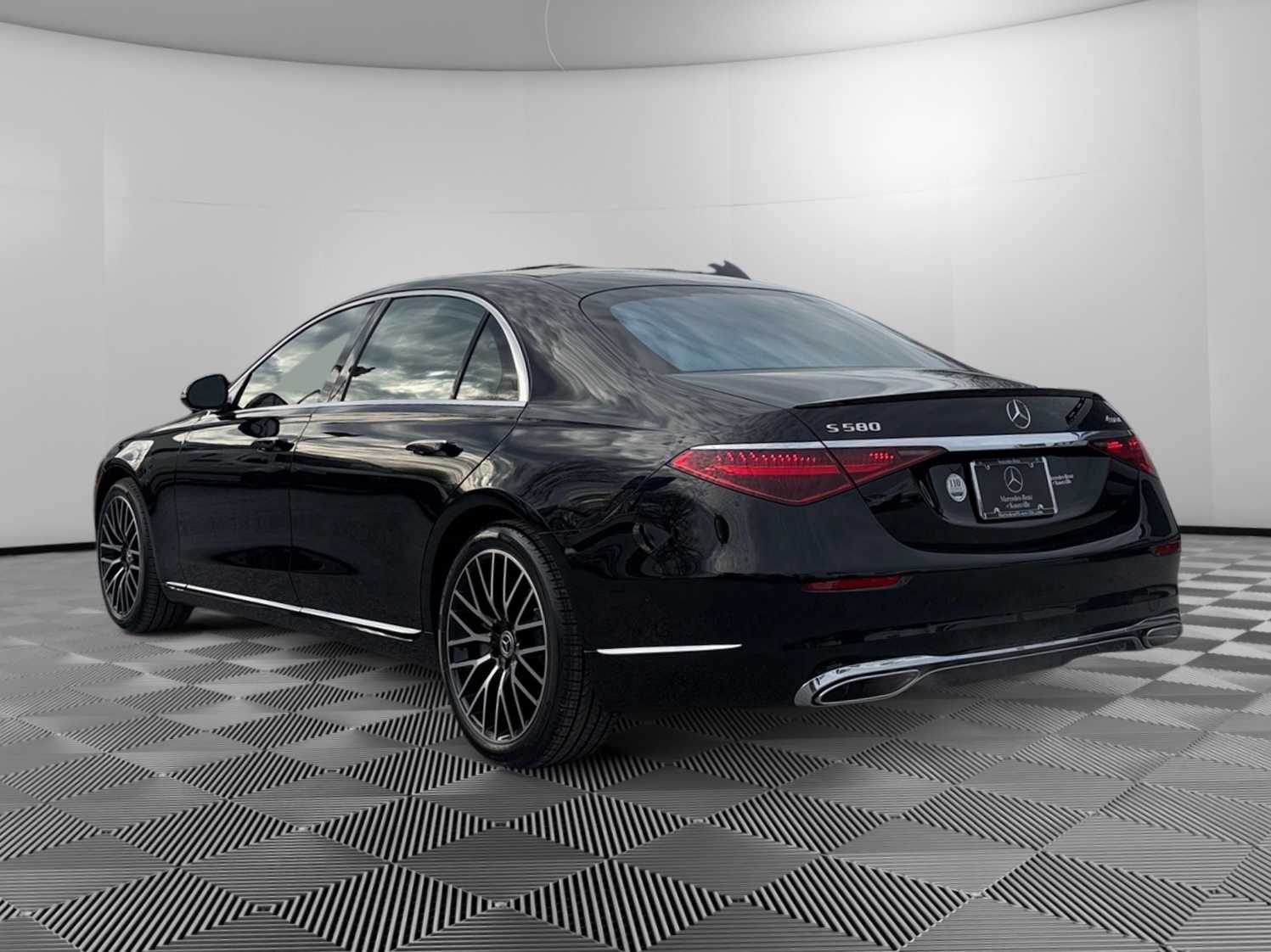 2025 Mercedes Benz S 450 580 photo 3