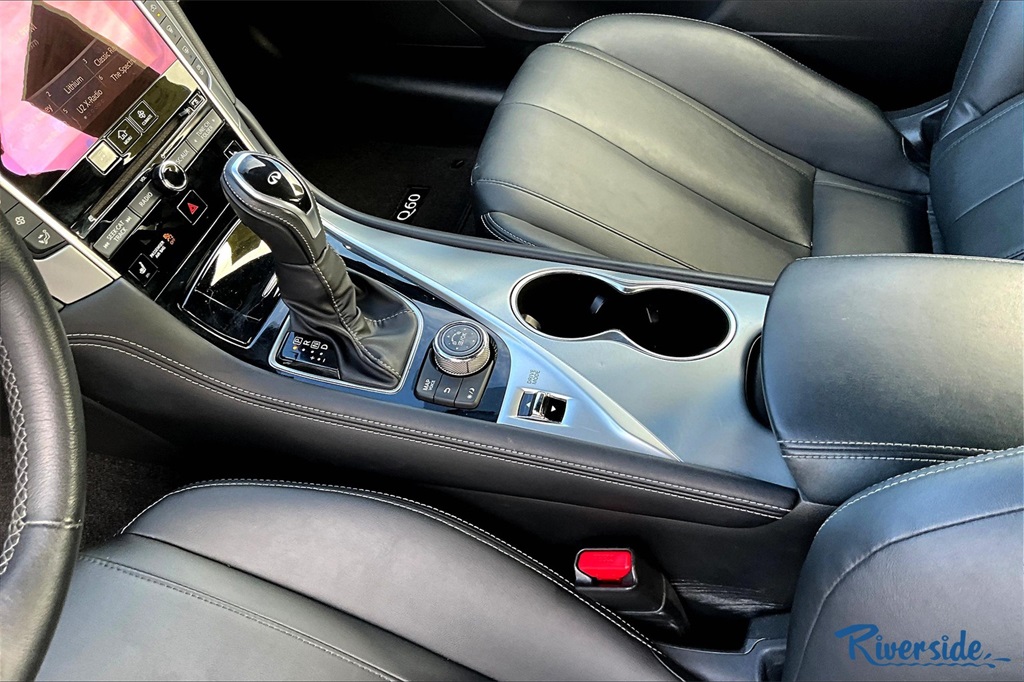 2017 Infiniti Q60 3.0t Premium photo 16