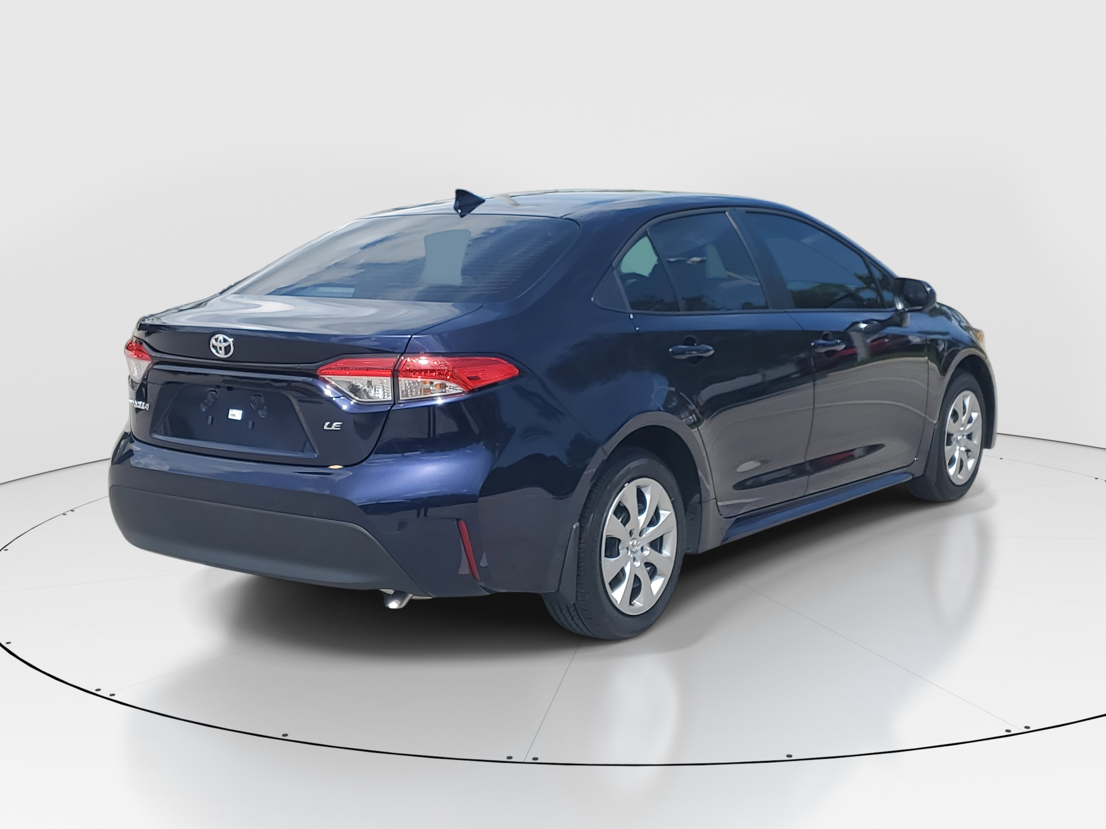 2025 Toyota Corolla LE photo 3