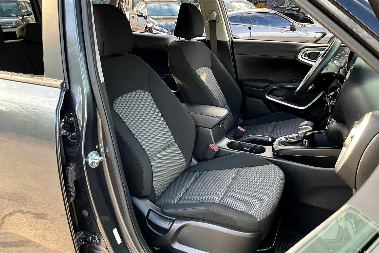 2023 Kia Soul LX S photo 7