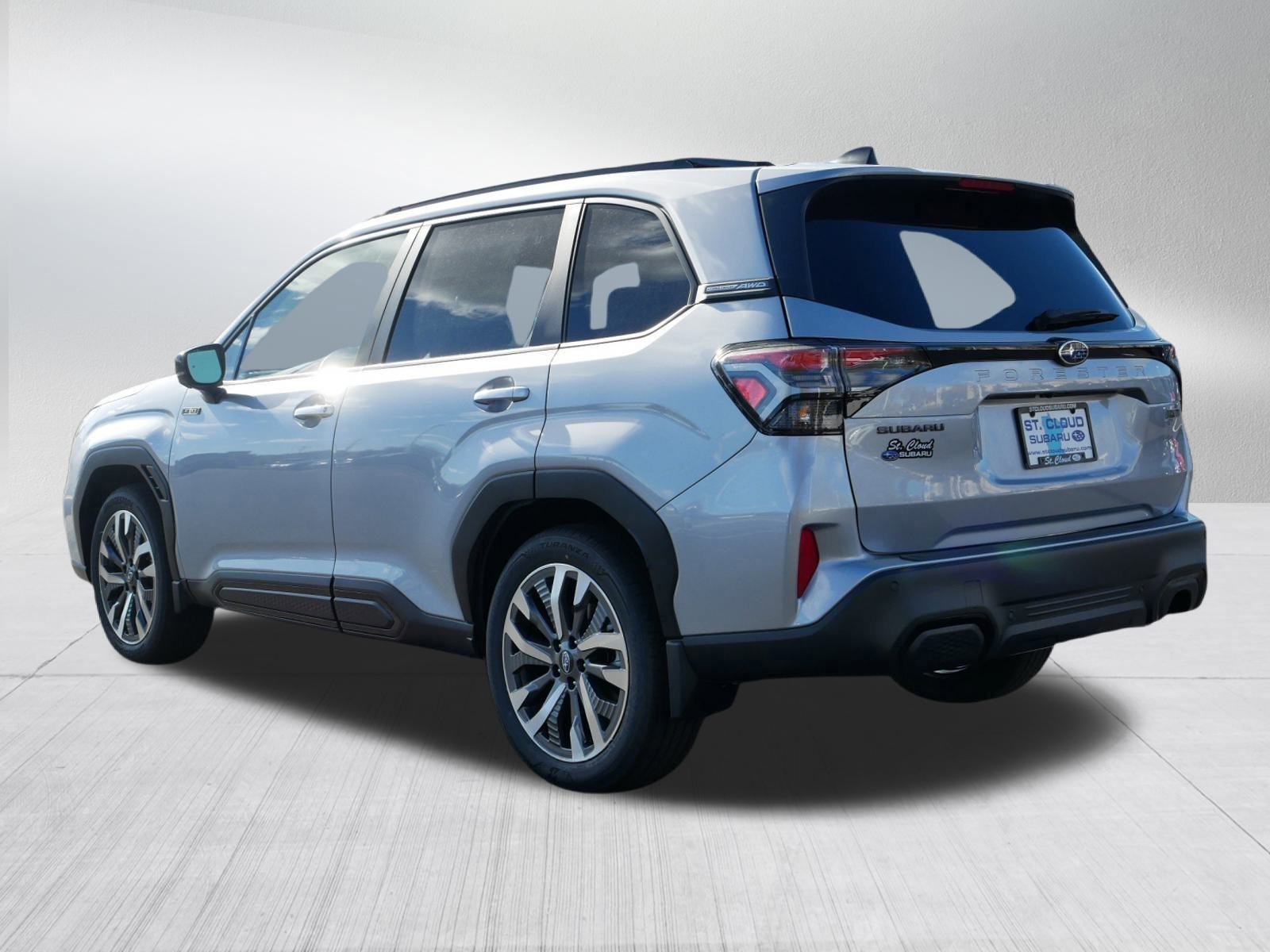 2025 Subaru Forester Touring photo 3