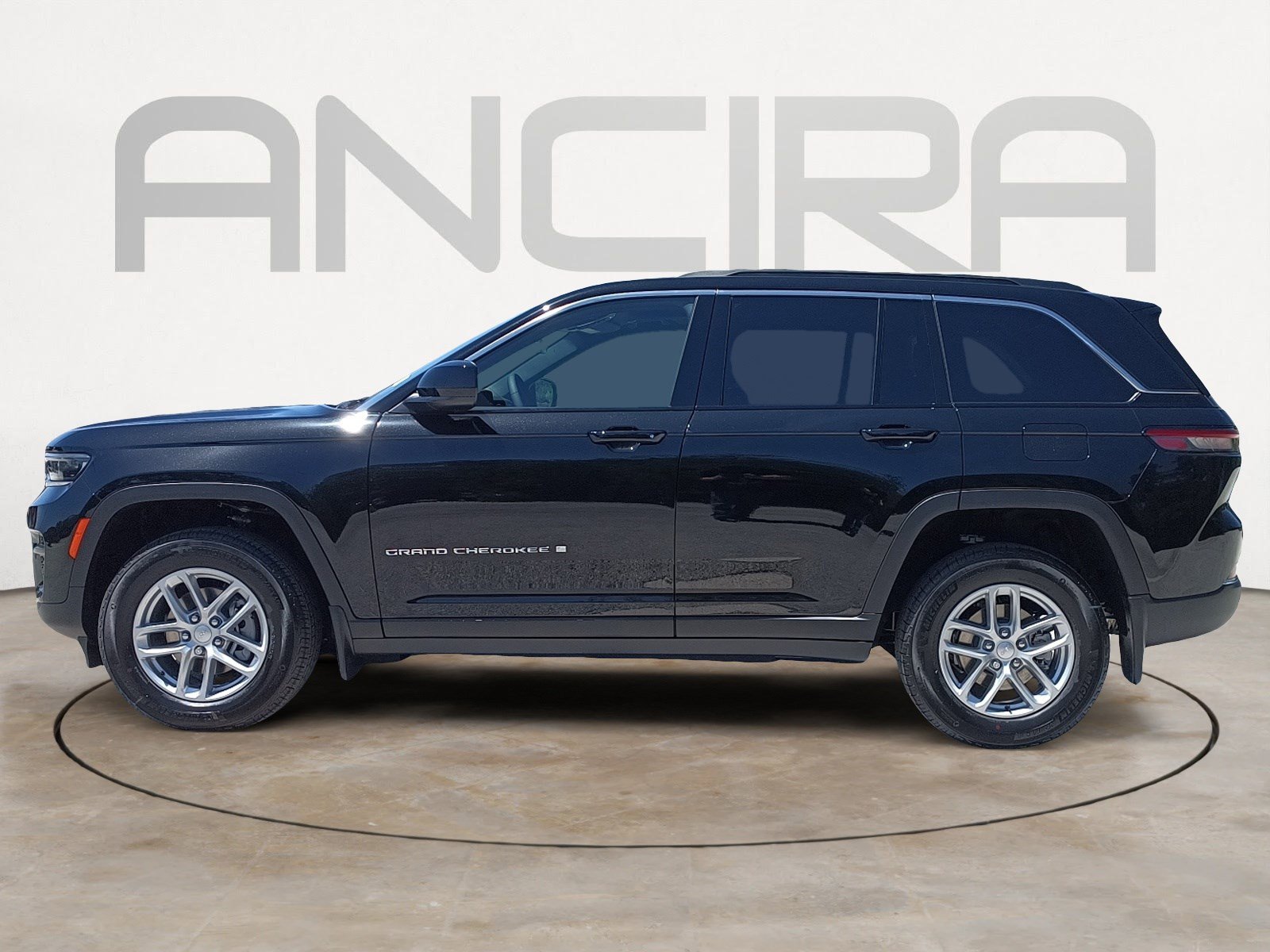 2025 Jeep Grand Cherokee Laredo X photo 5