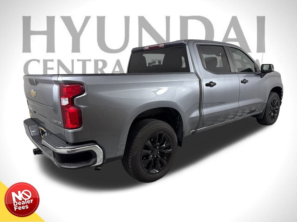 2021 Chevrolet Silverado 1500 Custom photo 2