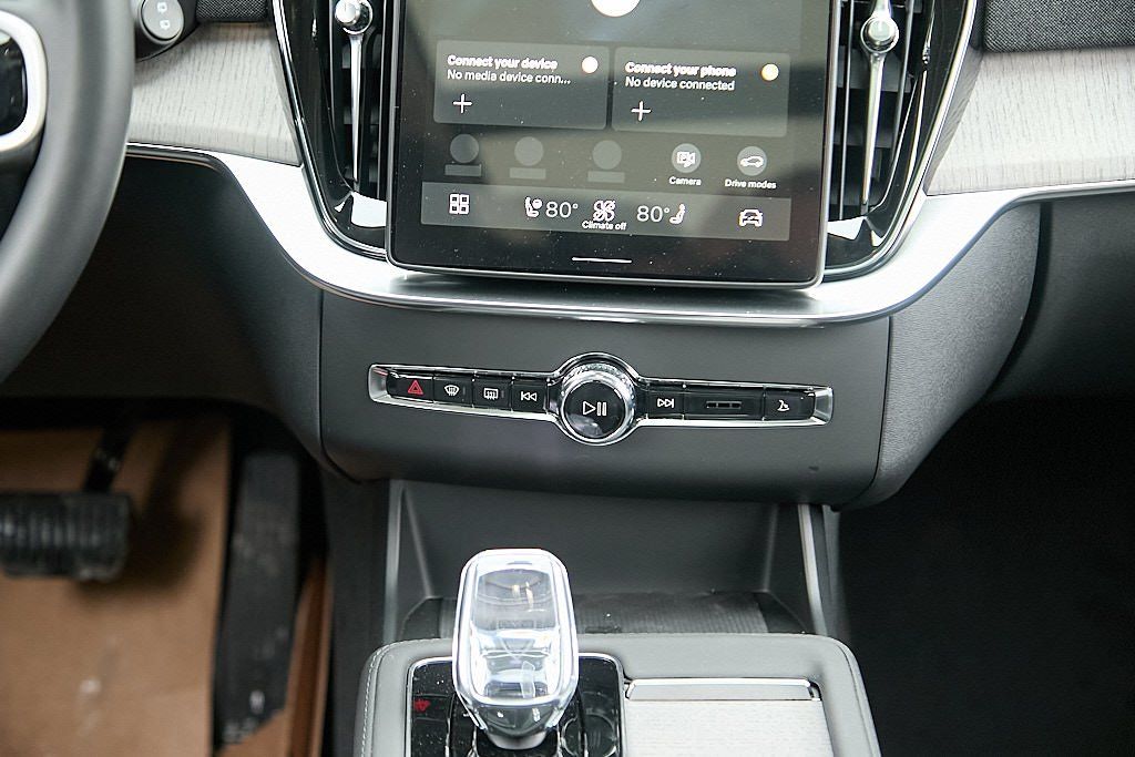 2026 VOLVO XC90 - Image 27