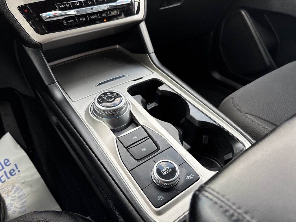 2022 Ford Explorer XLT photo 14