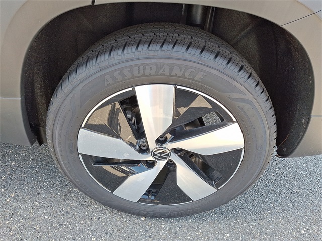 2025 Volkswagen Taos S photo 4