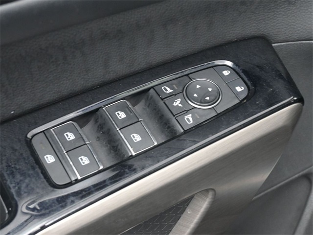2022 Nissan Pathfinder Platinum photo 13