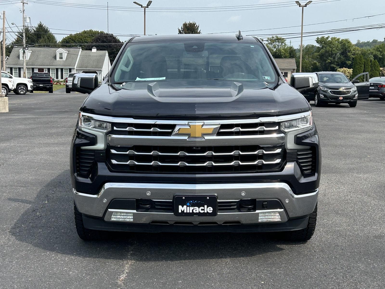 2022 Chevrolet Silverado 1500 LTZ photo 2