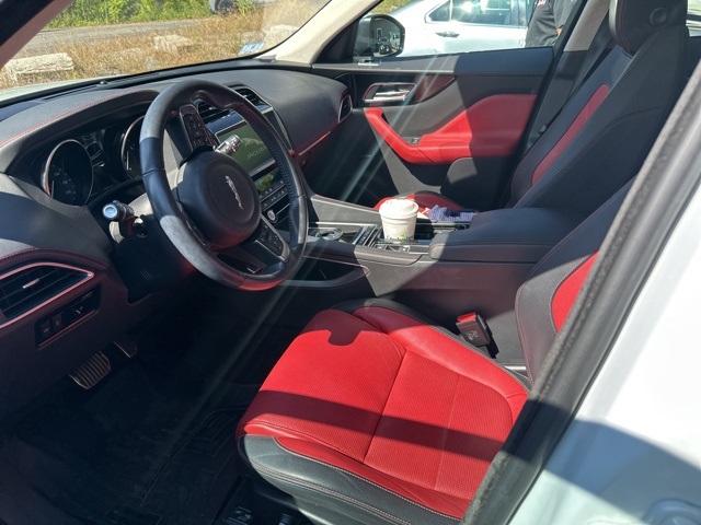 2019 Jaguar F-PACE R-Sport photo 2