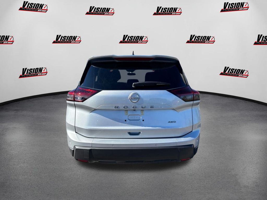 2025 Nissan Rogue S photo 4