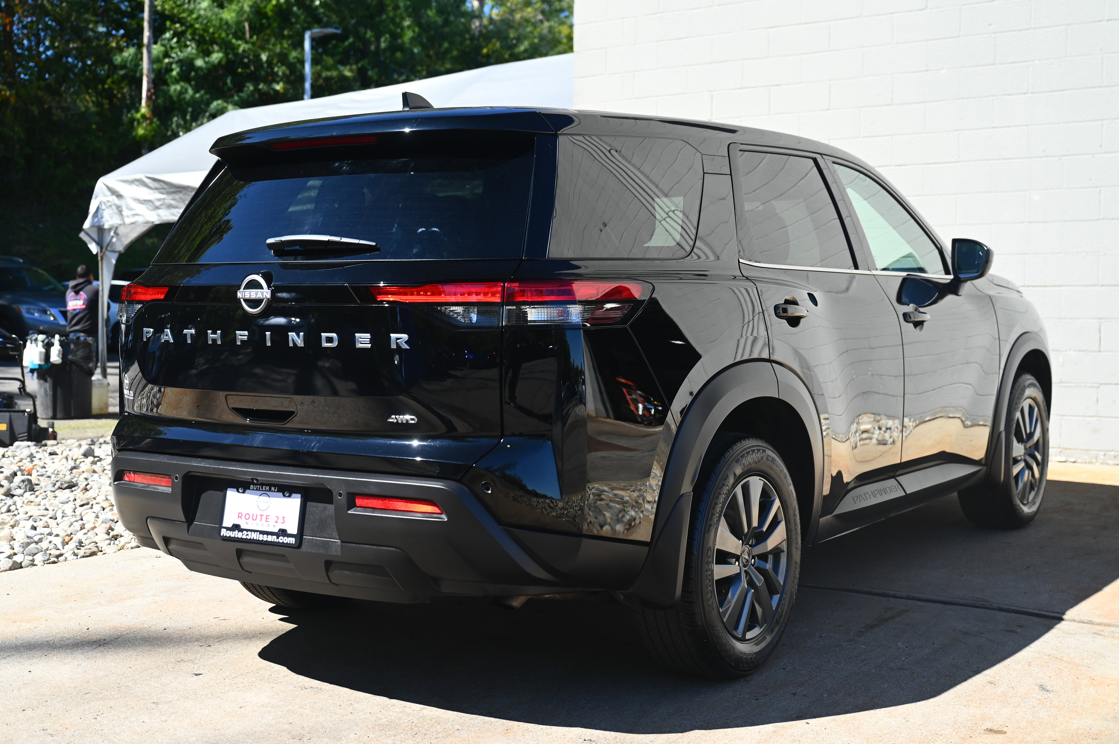 2024 Nissan Pathfinder S photo 5