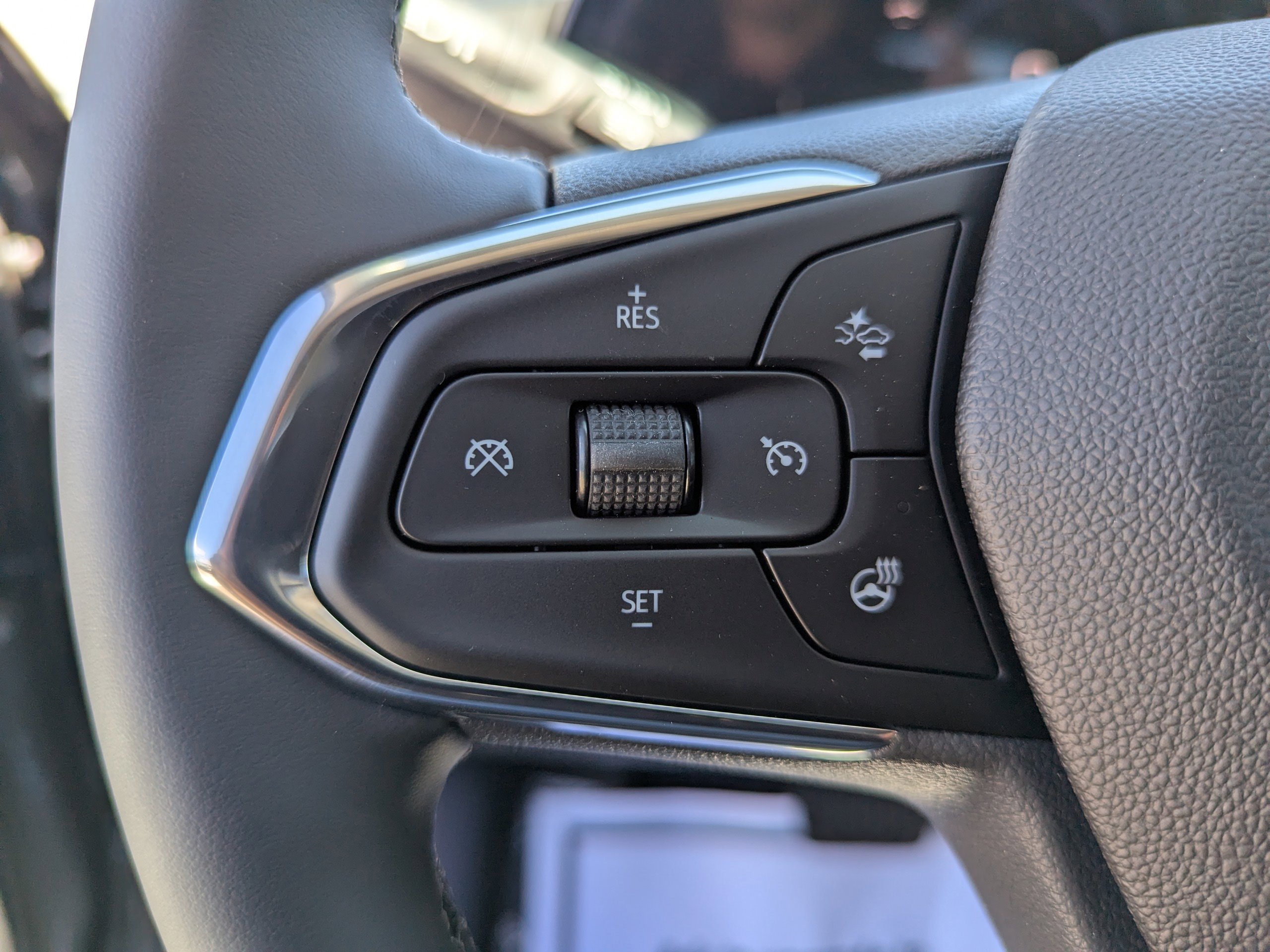 2025 Chevrolet Trax LT photo 12