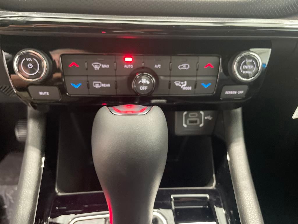 2025 Jeep Compass Limited photo 14