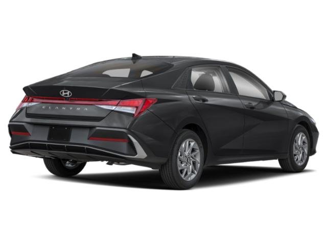 2024 Hyundai Elantra SEL photo 5