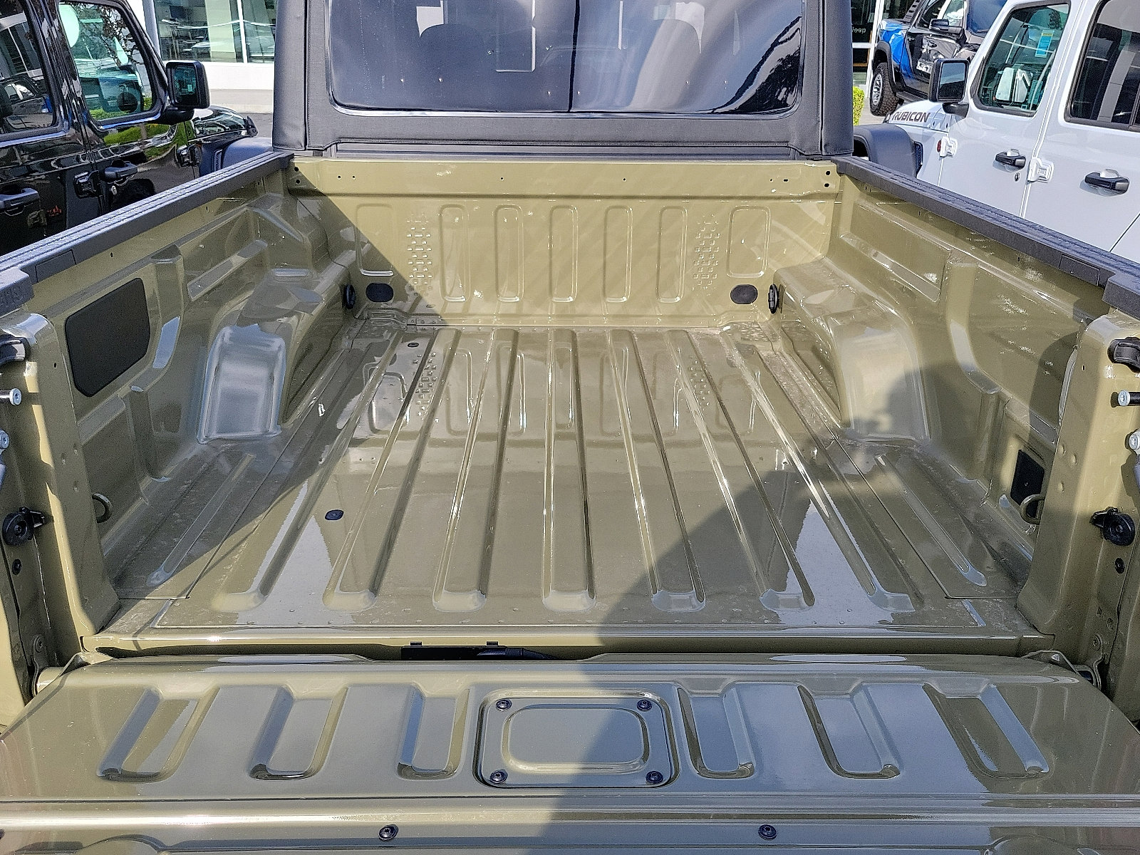 2025 Jeep Gladiator Mojave photo 10