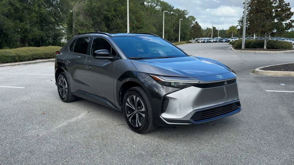 2025 Toyota bZ4X XLE photo 2