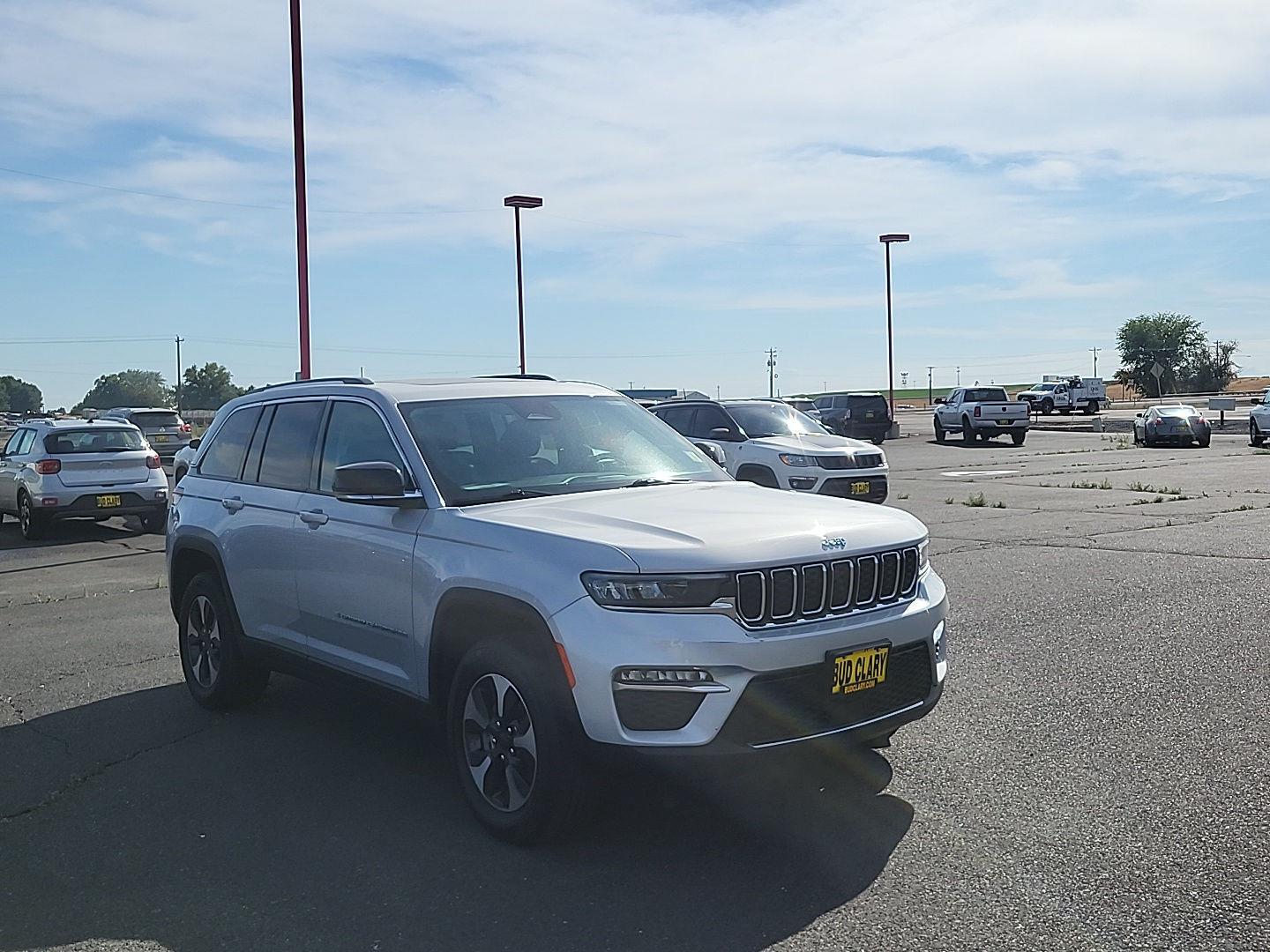 2023 Jeep Cherokee 4xe photo 7