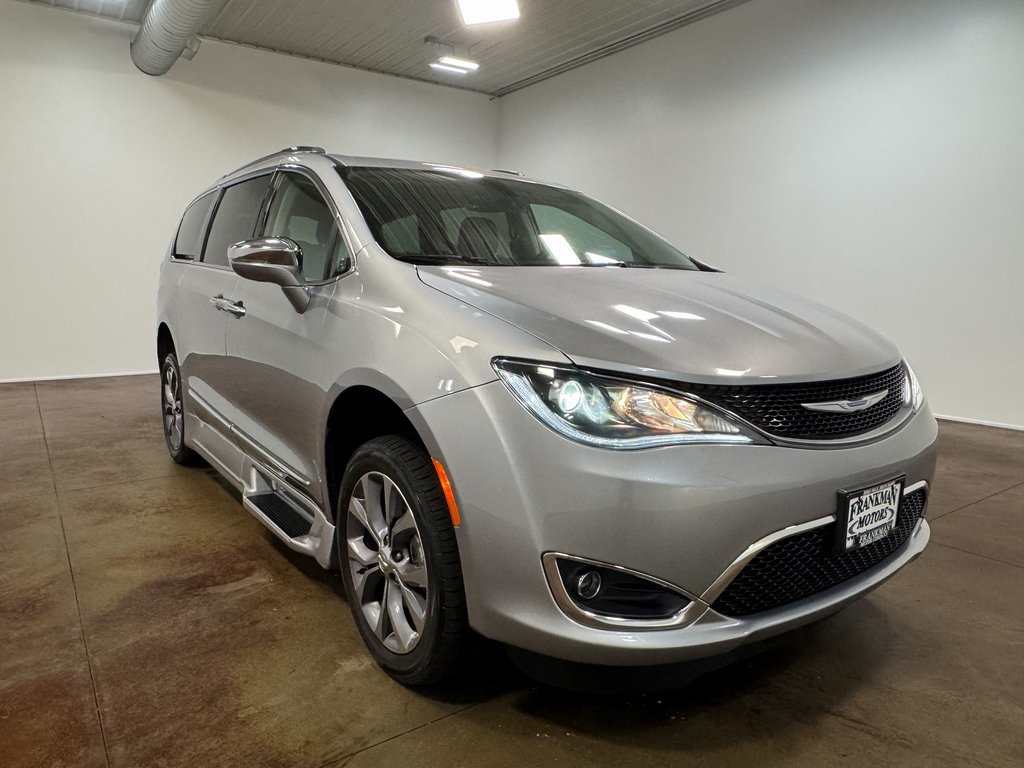 2018 Chrysler Pacifica Limited photo 33