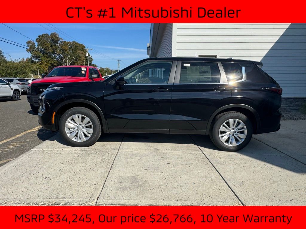 2025 Mitsubishi Outlander ES photo 3