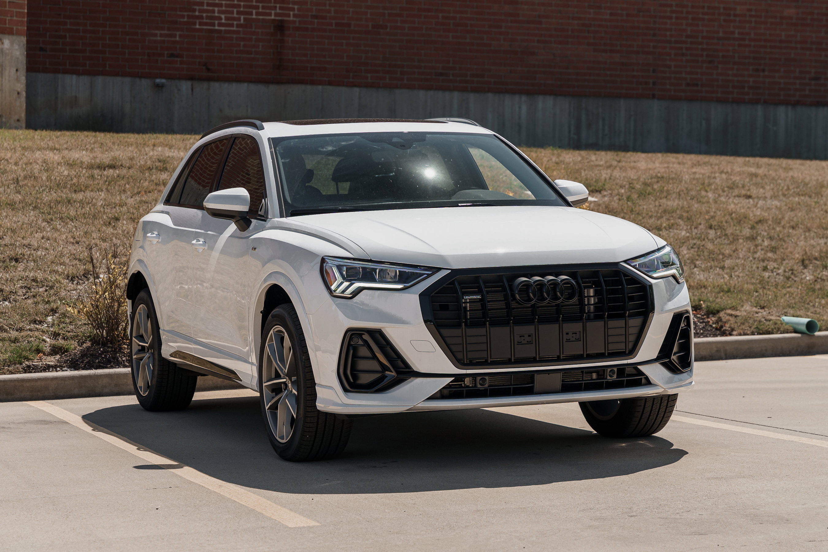 2025 Audi Q3 S line Premium photo 2