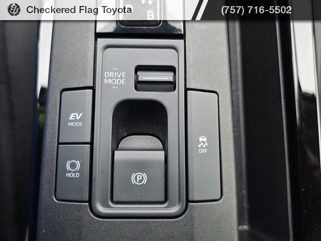 2024 Toyota Prius LE photo 18