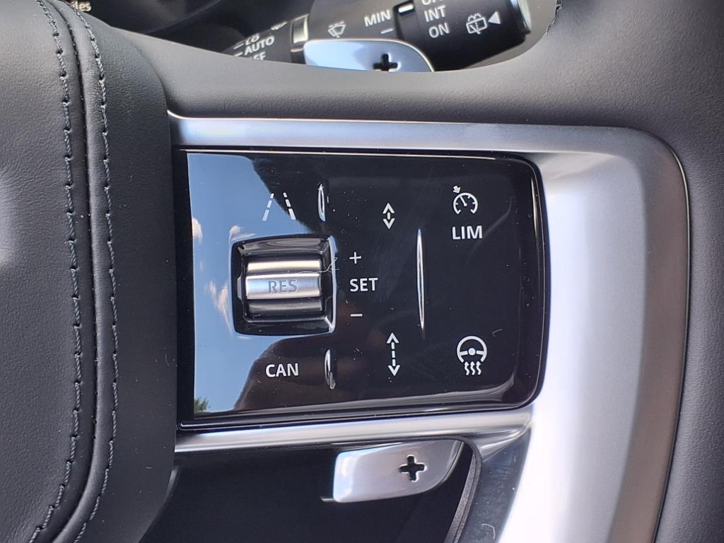 2025 Land Rover Range Rover SE photo 14