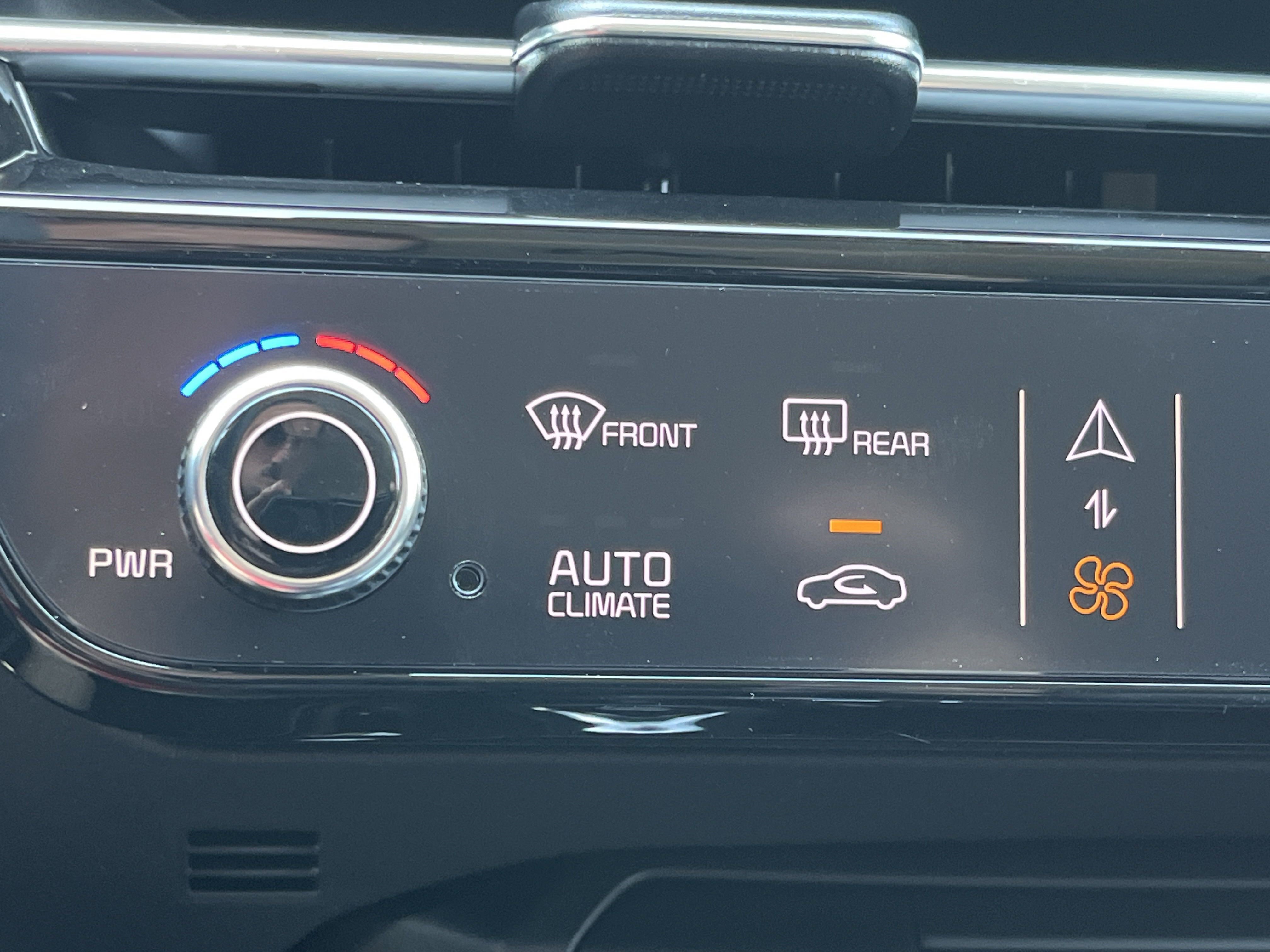 2025 Kia Niro SX Touring photo 4