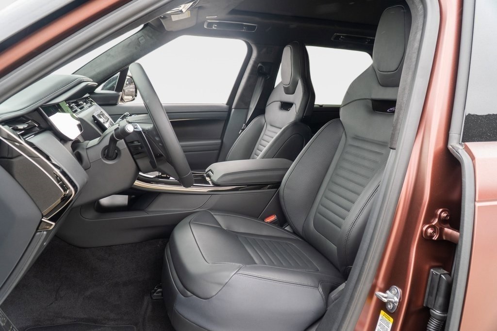 2025 Land Rover Range Rover Sport photo 15