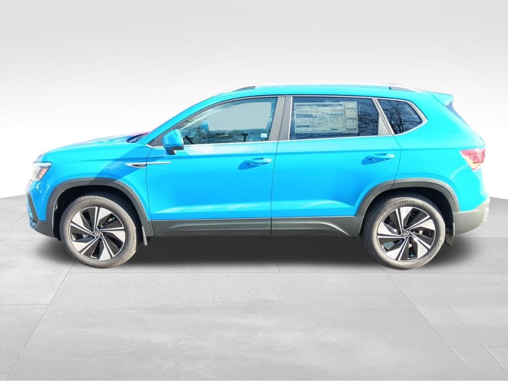2024 Volkswagen Taos SE photo 2
