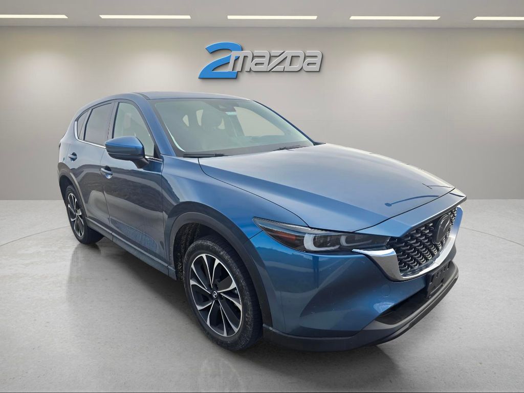 2022 Mazda CX-5 S Premium package's photo