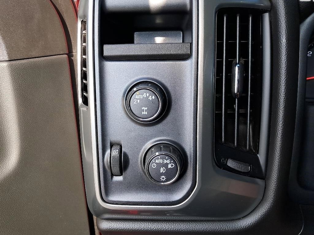 2018 Chevrolet Silverado 1500 LT photo 11