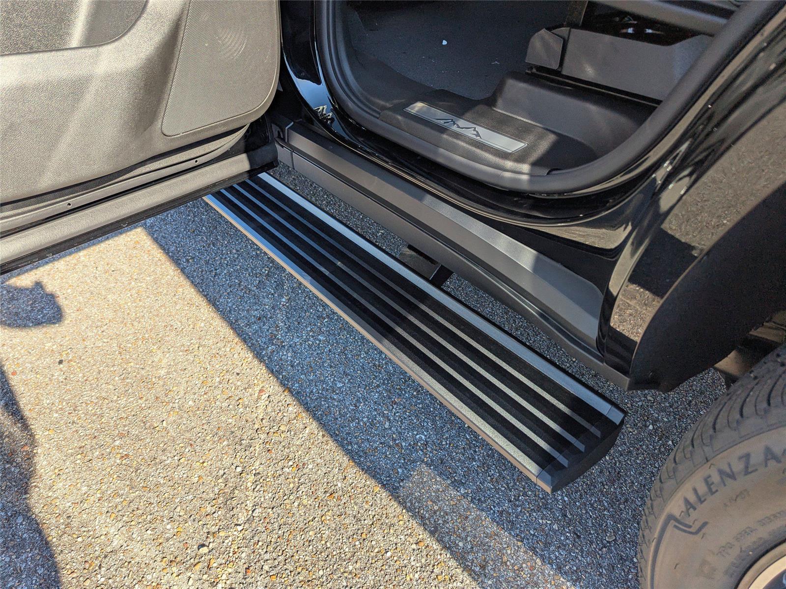 2025 Chevrolet Tahoe High Country photo 12
