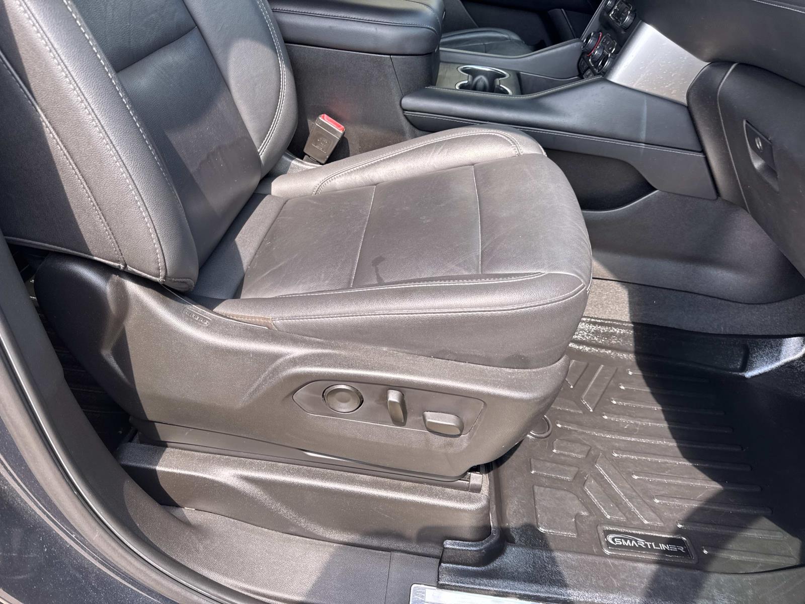 2021 Chevrolet Suburban LT photo 8