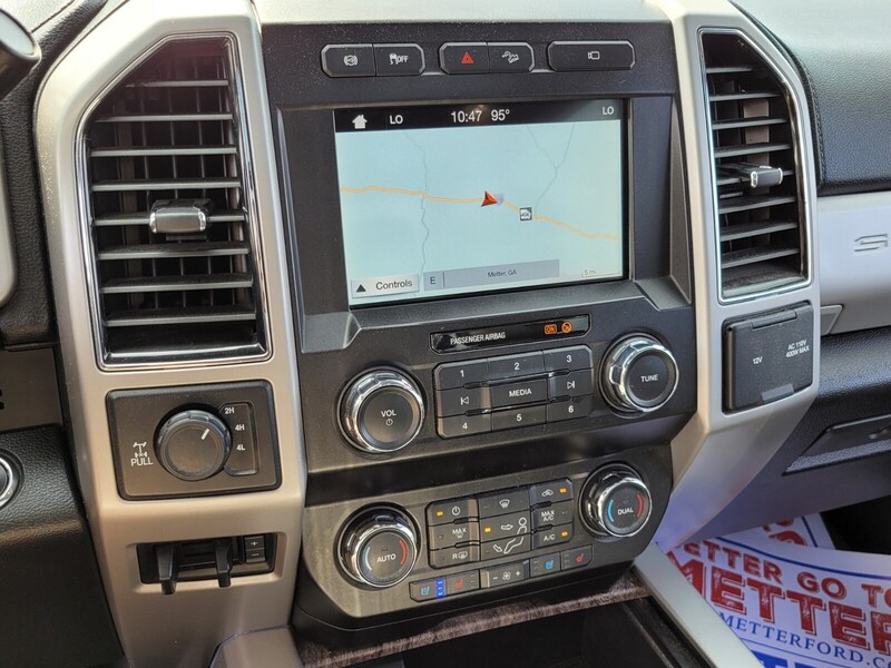 2019 Ford F-250 Lariat photo 19
