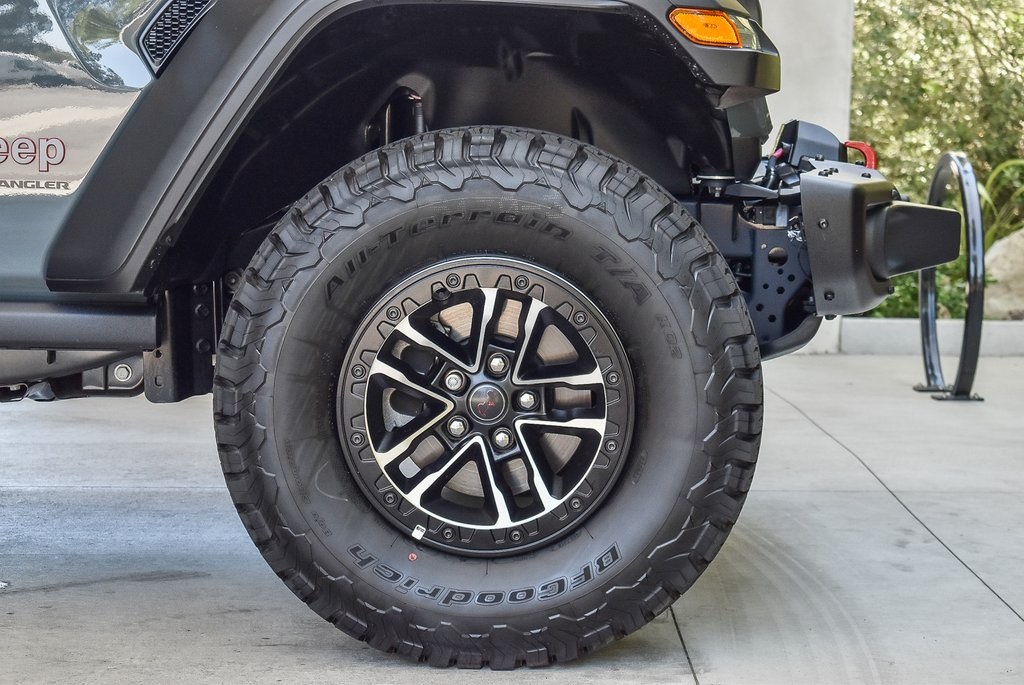 2025 Jeep Wrangler Rubicon photo 9