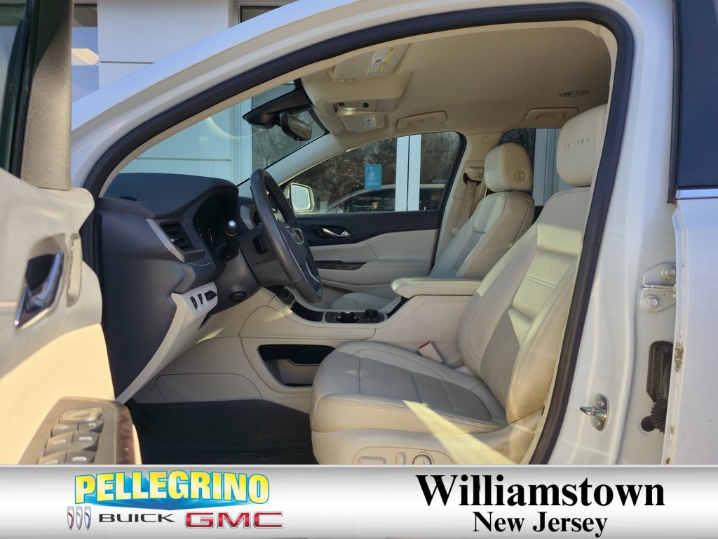 2023 Gmc Acadia Denali photo 3