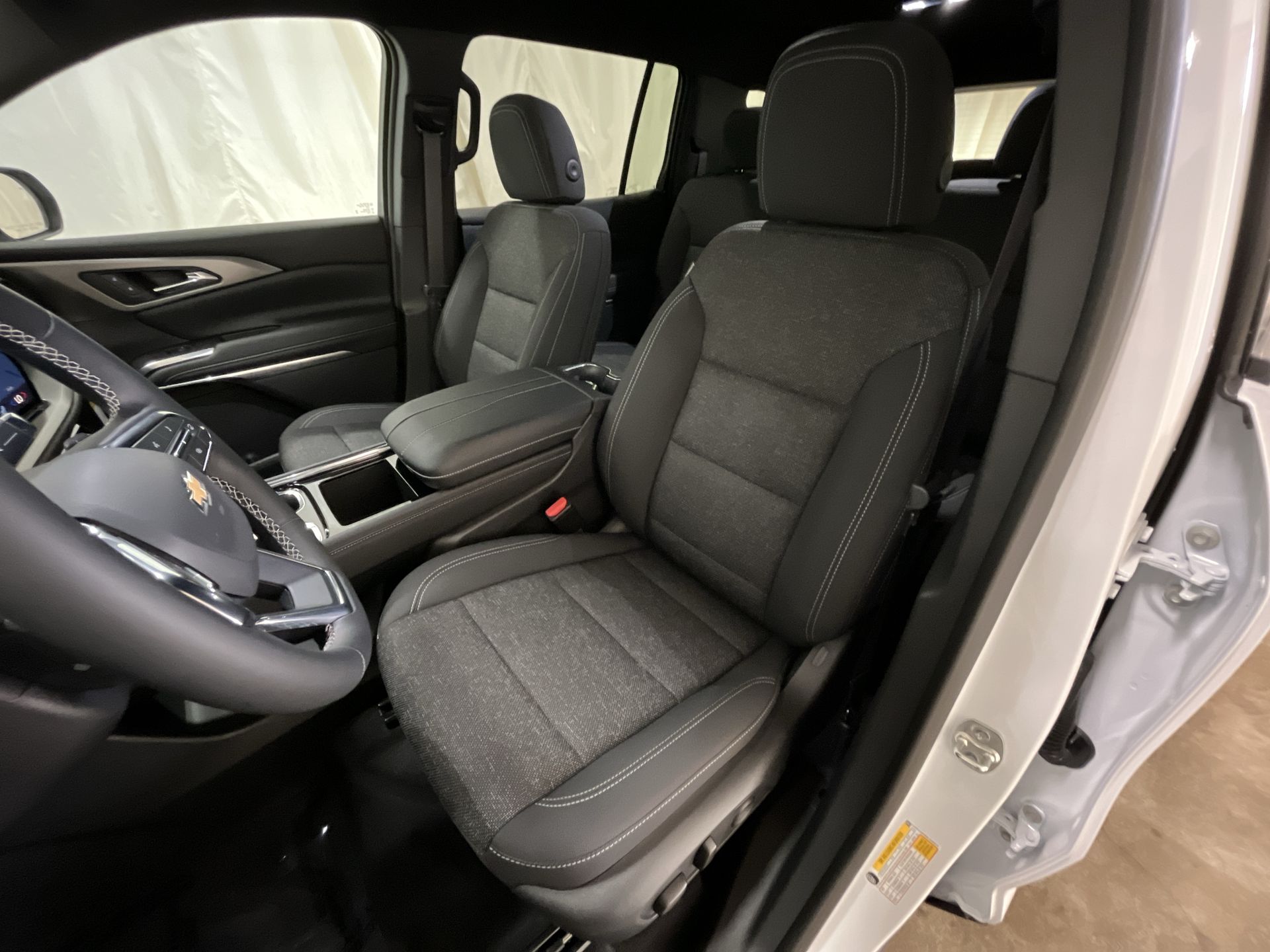 2025 Chevrolet Traverse photo 11