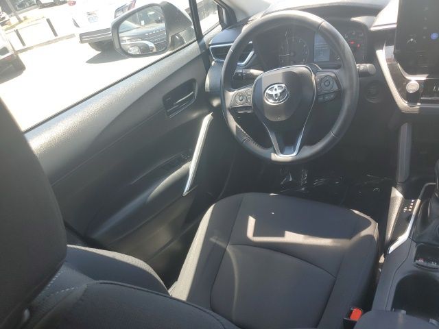 2024 Toyota Corolla Cross LE photo 14