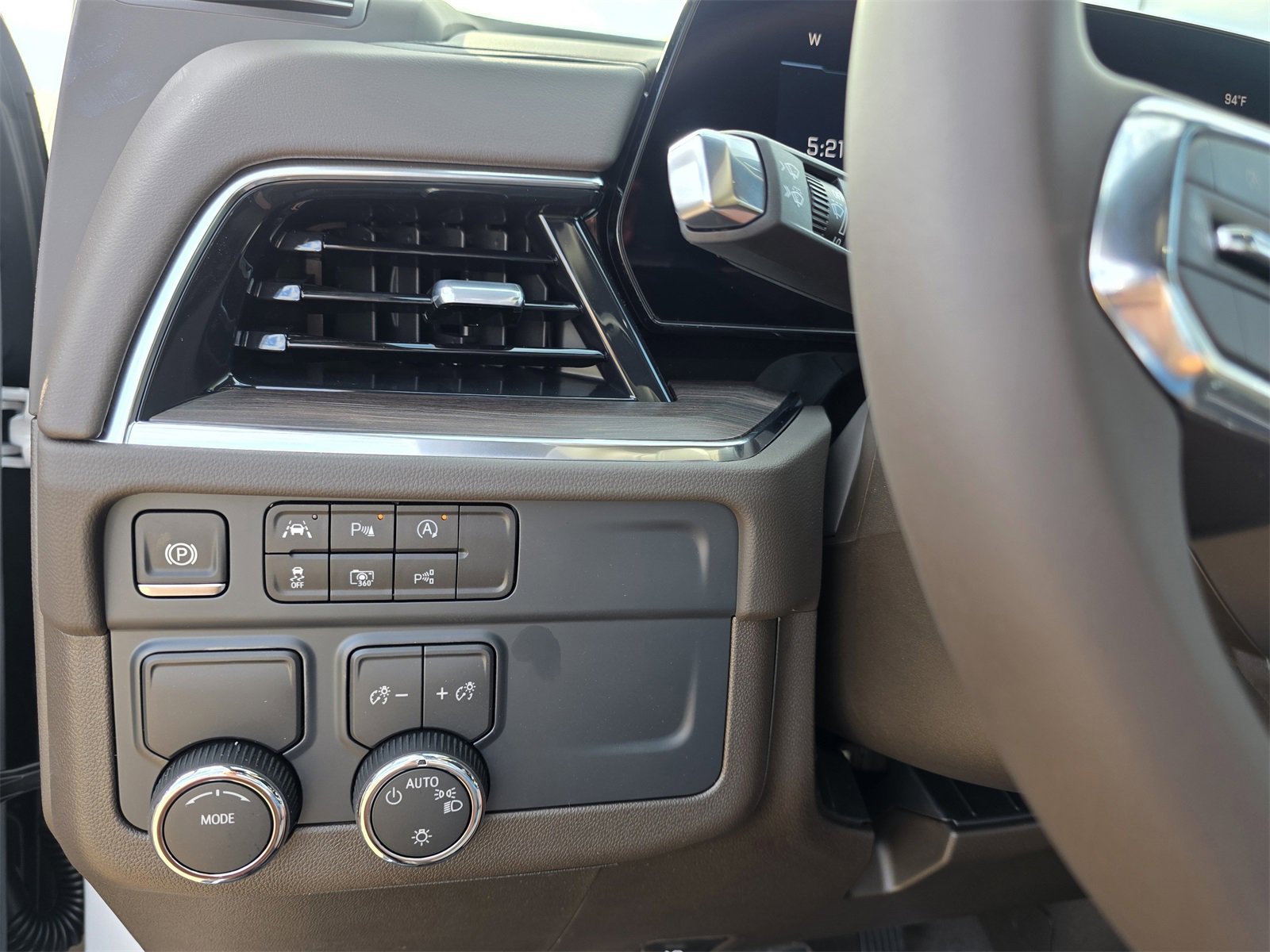 2025 Chevrolet Suburban LS photo 21