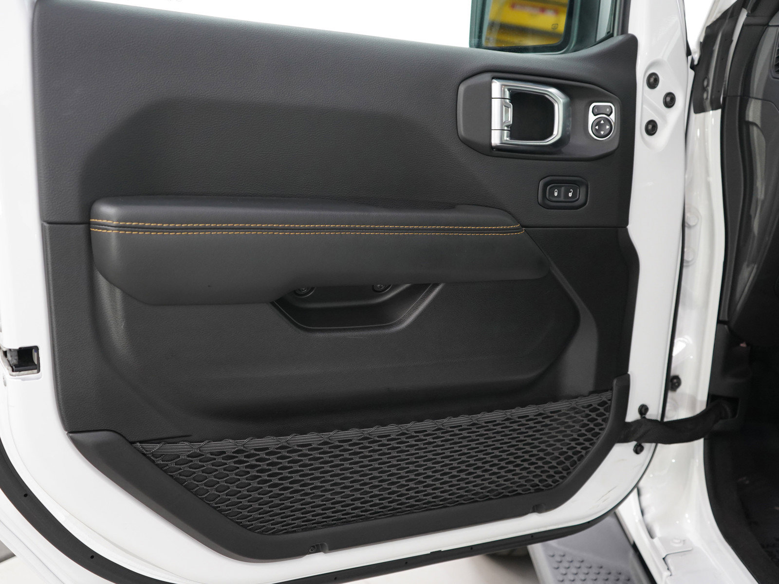 2024 Jeep Wrangler Sahara 4xe photo 17