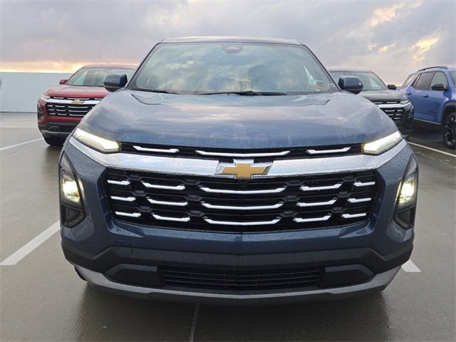 2025 Chevrolet Equinox LT photo 3