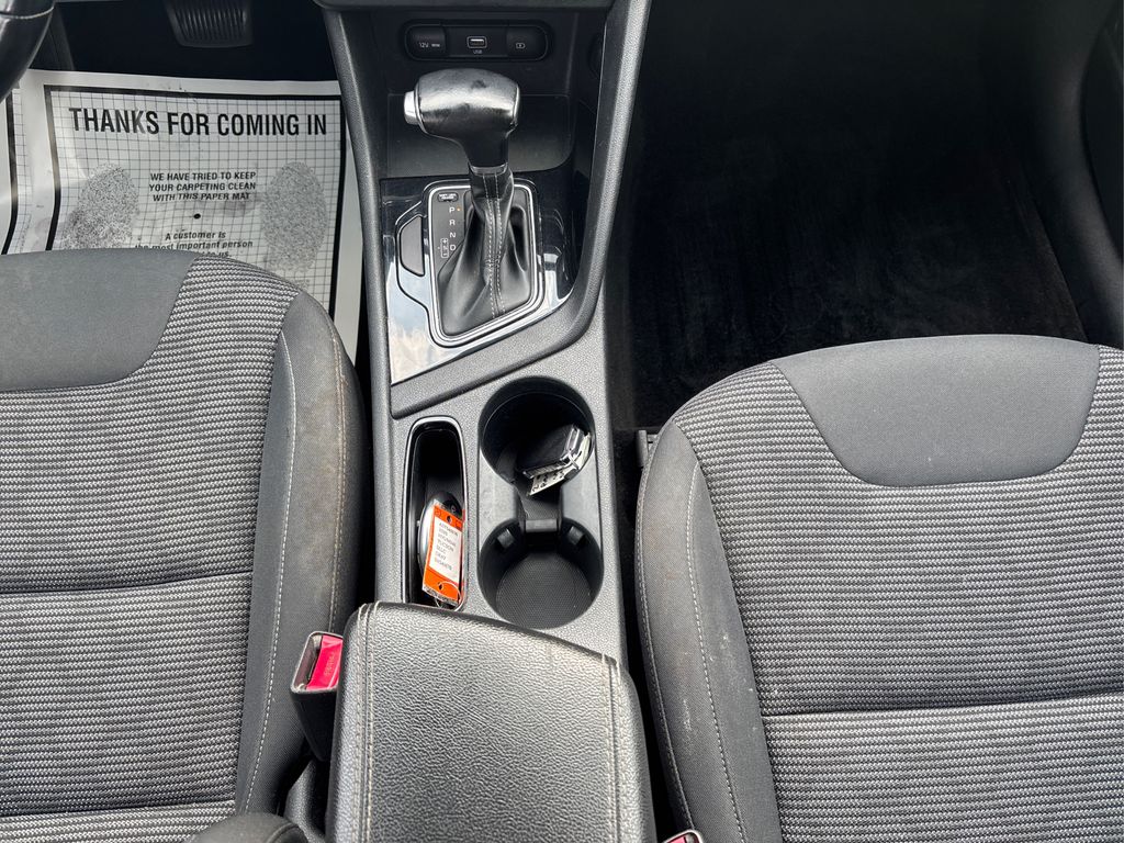 2022 Kia Niro LXS photo 19