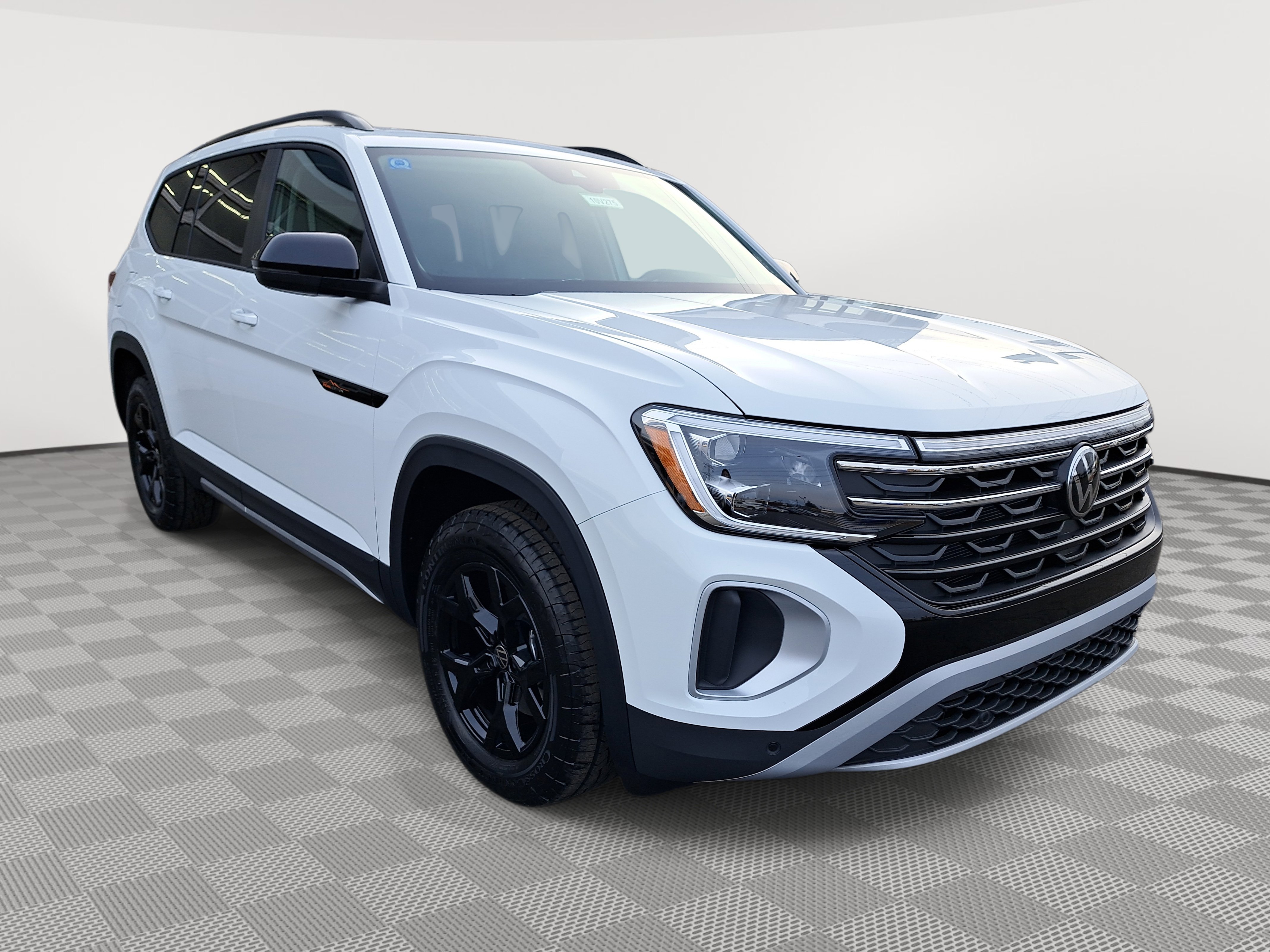 2025 Volkswagen Atlas Peak Edition SE photo 3