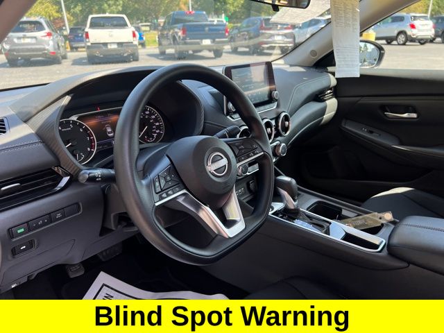 2024 Nissan Sentra SV photo 4