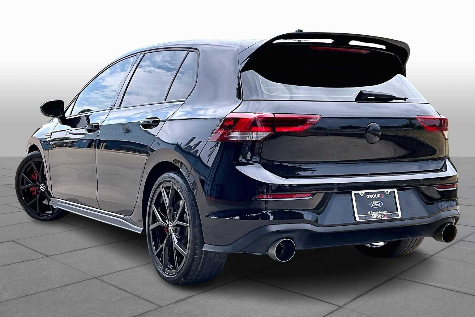 2024 Volkswagen Golf GTI 380 S photo 11