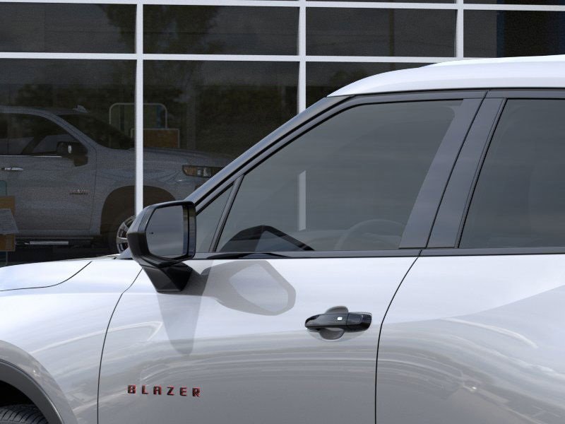 2025 Chevrolet Blazer 2LT photo 12